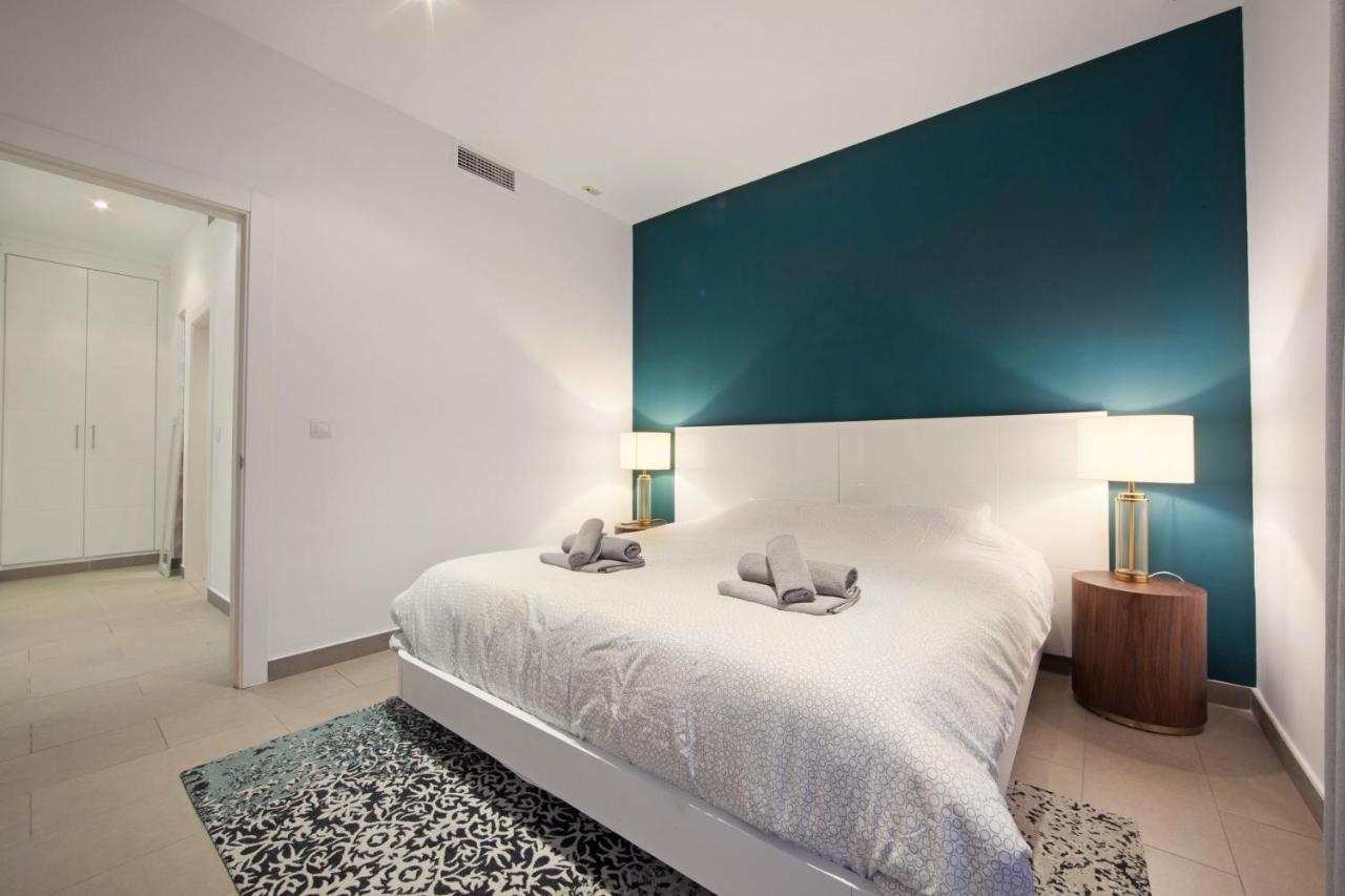 Modern Villa Close To Costabella Beach マルベーリャ エクステリア 写真