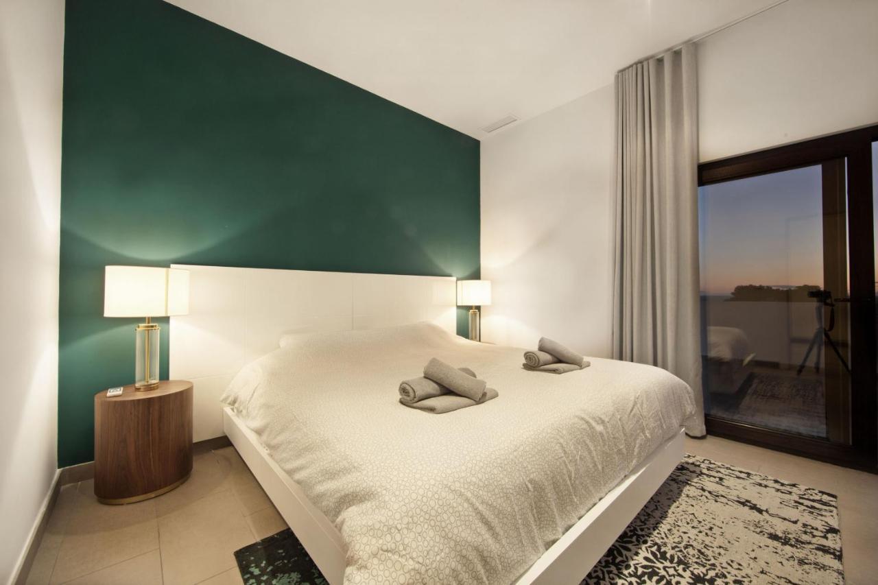 Modern Villa Close To Costabella Beach マルベーリャ エクステリア 写真